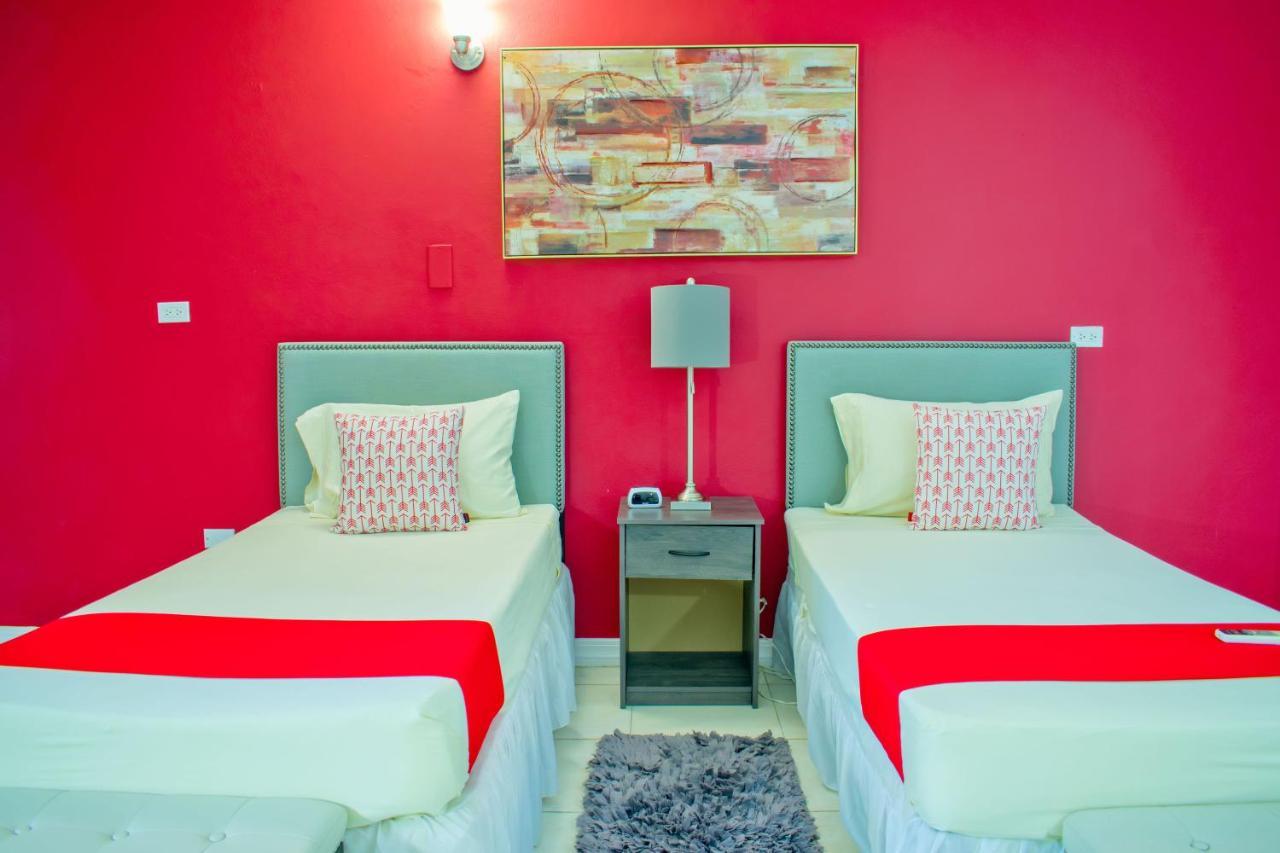 Donhead New Kingston Apt 5 ภายนอก รูปภาพ