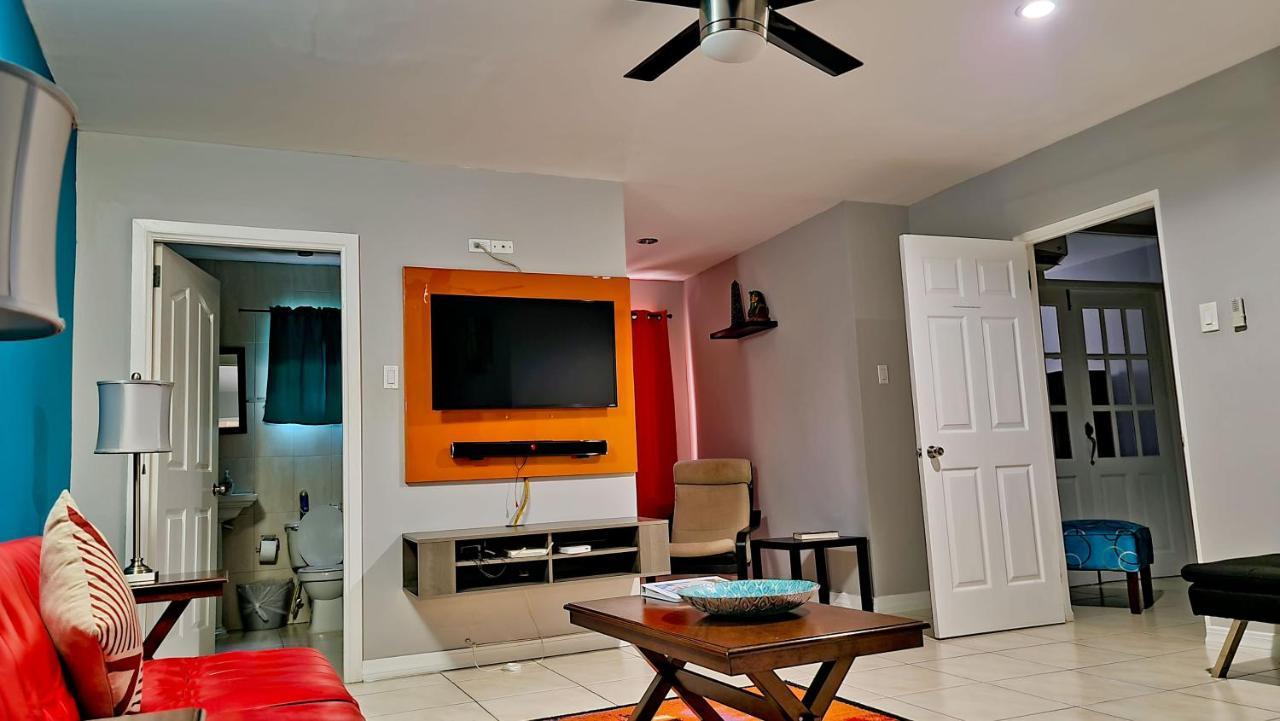 Donhead New Kingston Apt 5 ภายนอก รูปภาพ