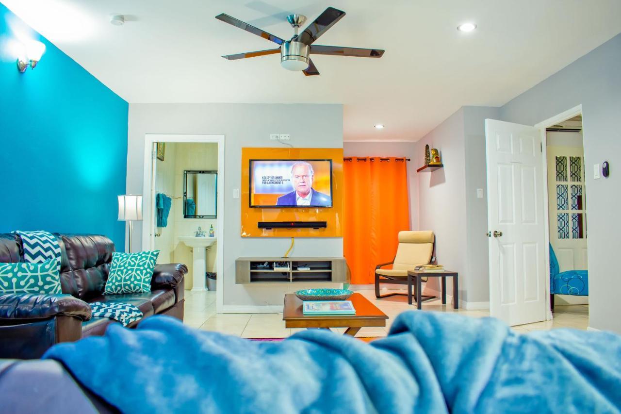 Donhead New Kingston Apt 5 ภายนอก รูปภาพ