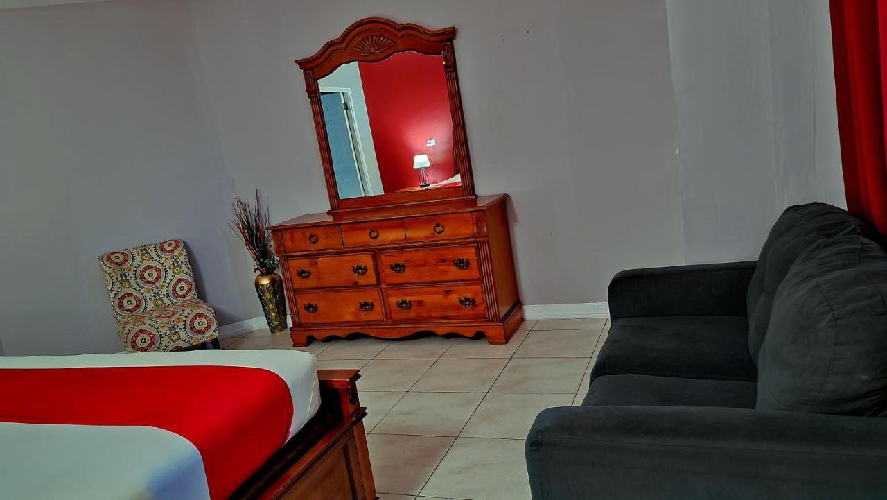 Donhead New Kingston Apt 5 ภายนอก รูปภาพ