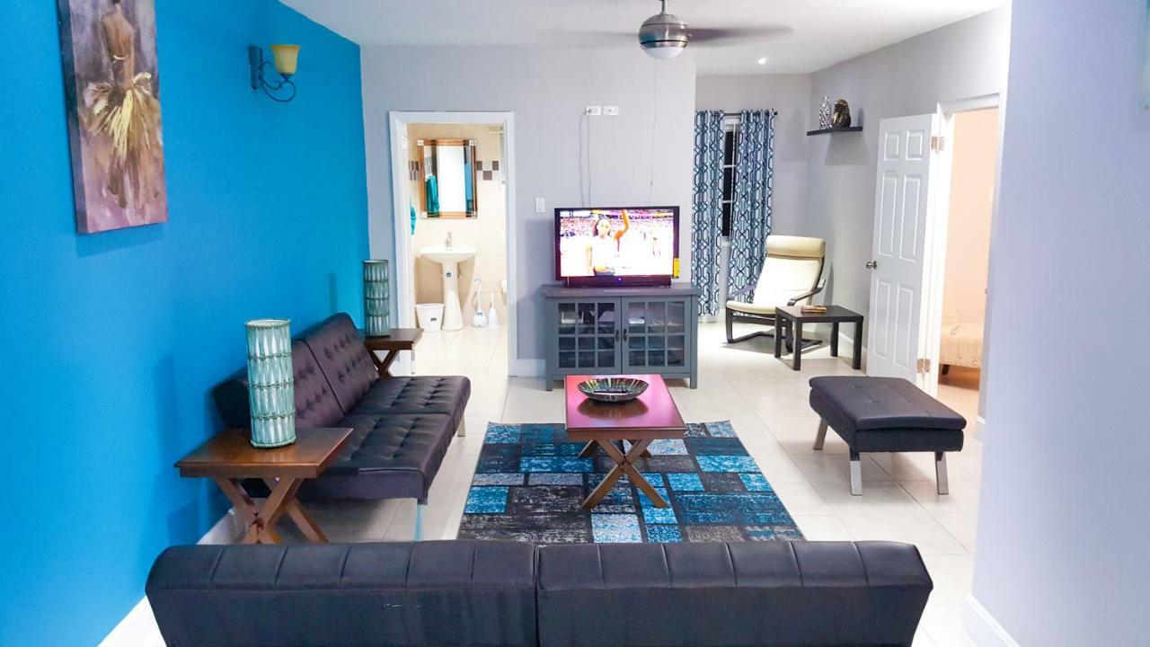 Donhead New Kingston Apt 5 ภายนอก รูปภาพ