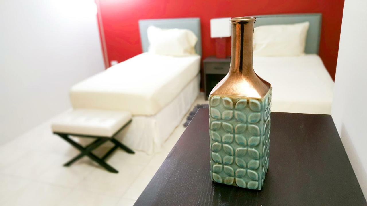 Donhead New Kingston Apt 5 ภายนอก รูปภาพ