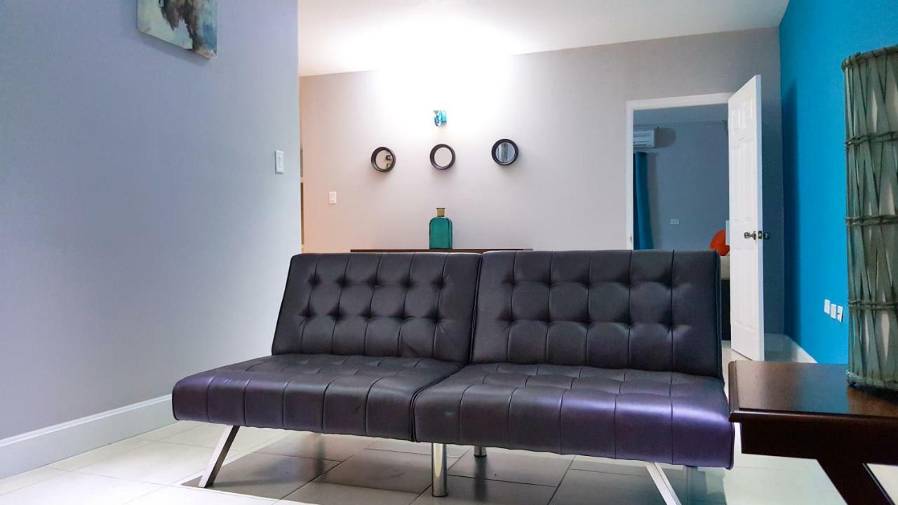 Donhead New Kingston Apt 5 ภายนอก รูปภาพ